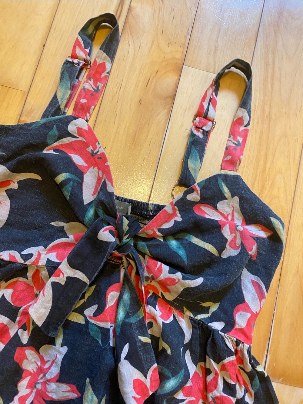 Floral Tie-Front Cami Top - Black / Red